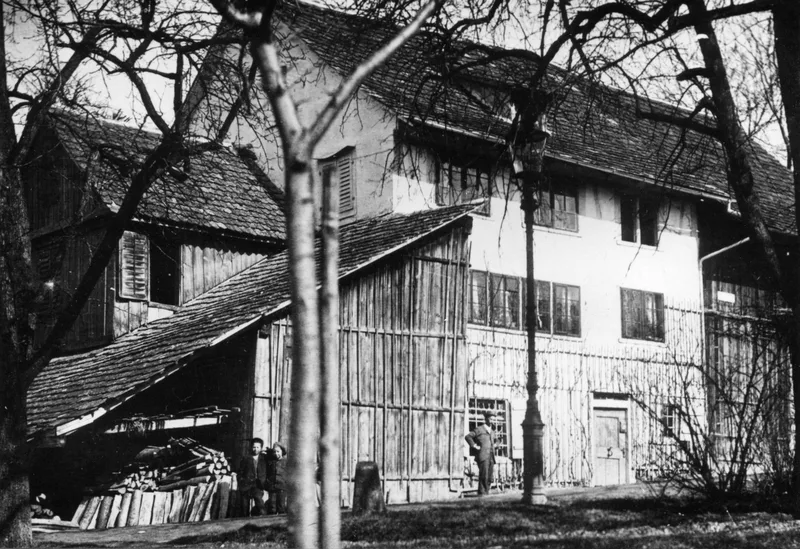 Wohnhaus, Scheune und Stall